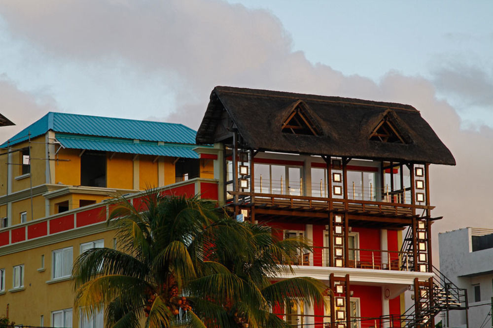 Azure Beach Seafront Hotel Mauritius Exterior foto