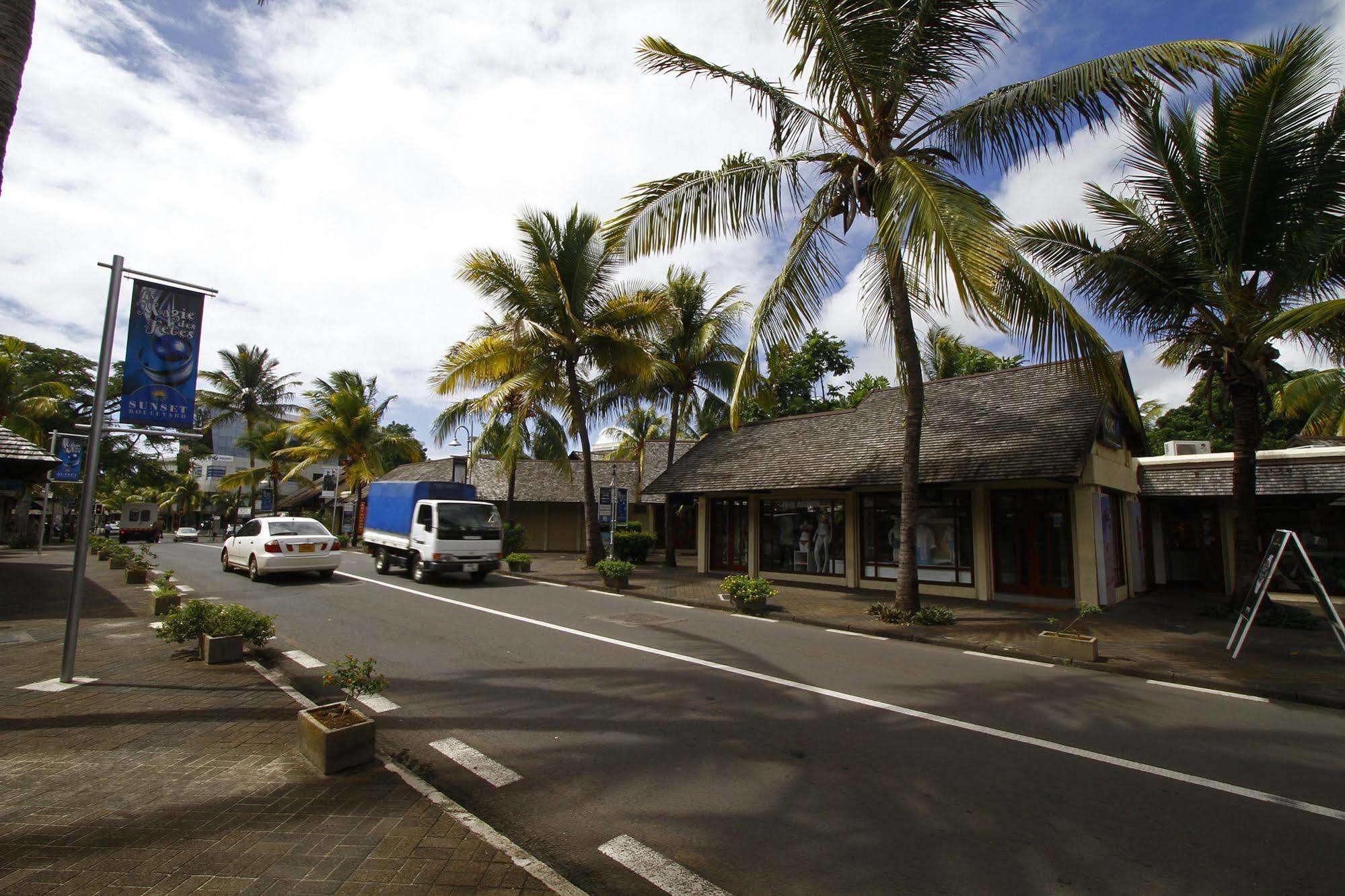 Azure Beach Seafront Hotel Mauritius Exterior foto