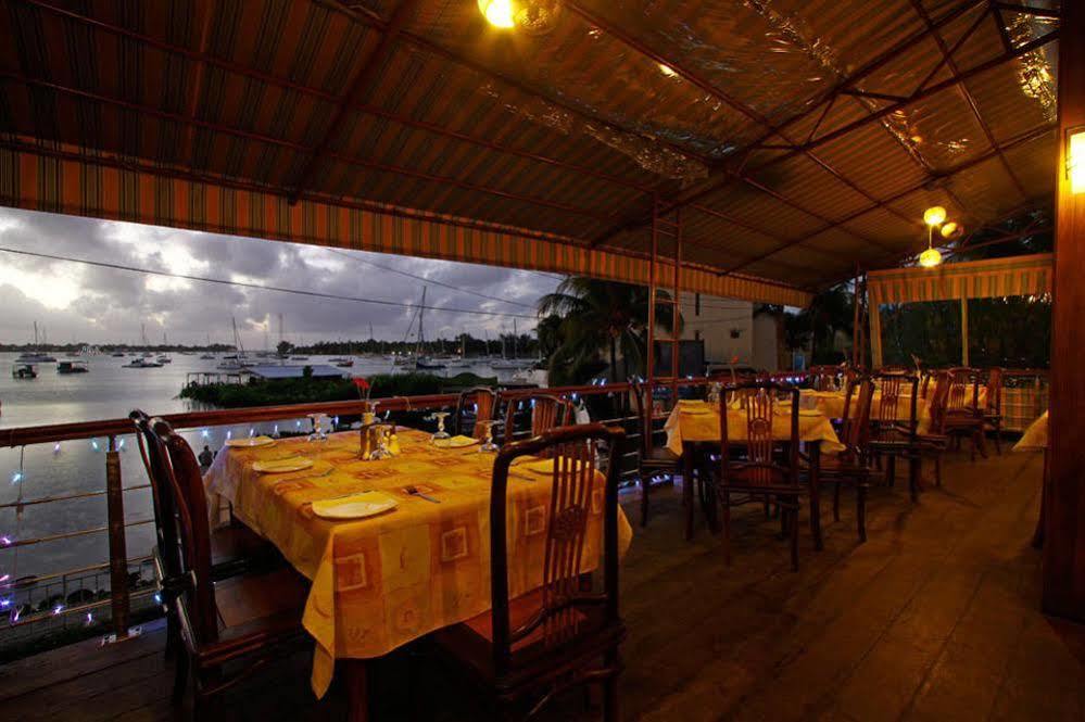 Azure Beach Seafront Hotel Mauritius Exterior foto