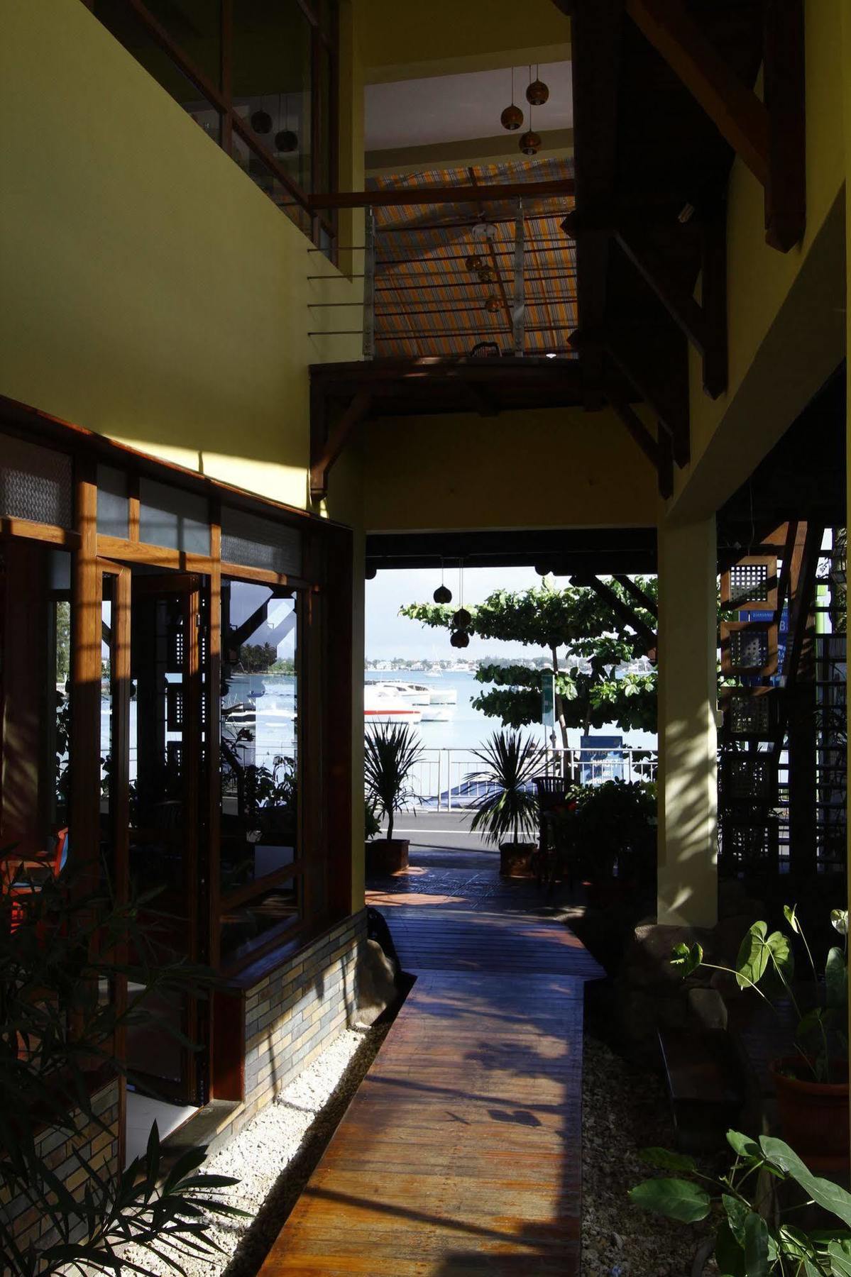 Azure Beach Seafront Hotel Mauritius Exterior foto